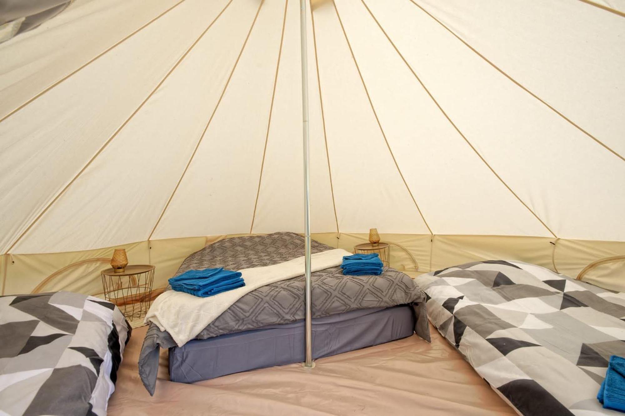 Hotel Tipi Experience L'Echappee Belle à Saint-Maudez Extérieur photo
